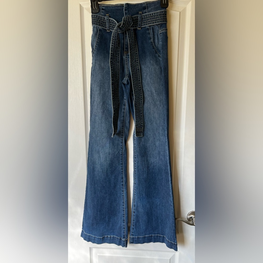 Sneak Peek Flare 0 Jeans